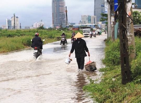 [-]TP[-]HCM[-]tiếp[-]tục[-]ngập[-]nặng,[-]kẹt[-]xe[-]khắp[-]nơi